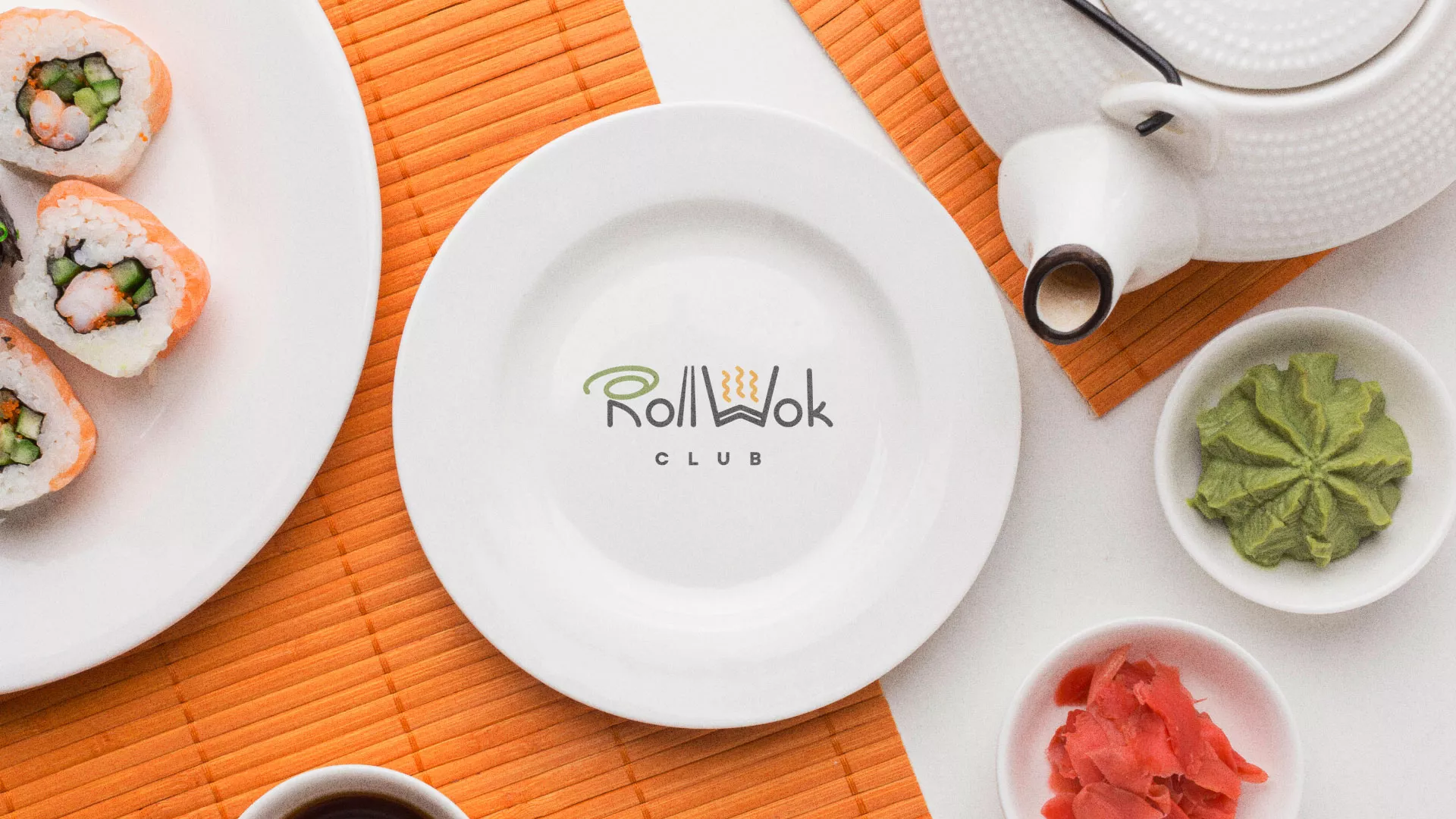 Разработка логотипа и фирменного стиля суши-бара «Roll Wok Club» в Рыбинске